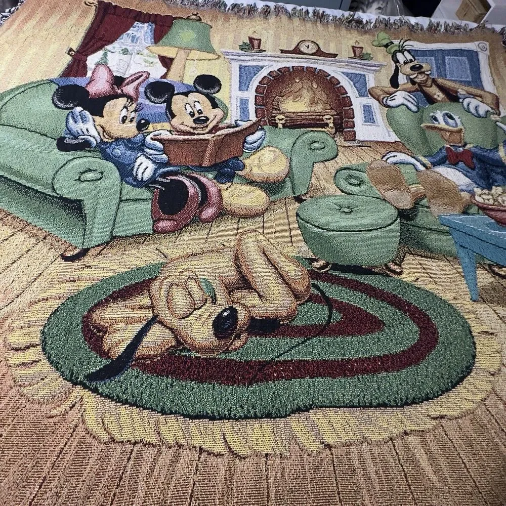 Disney Mickey and Friends Throw Blanket Collectible‎ 50x60